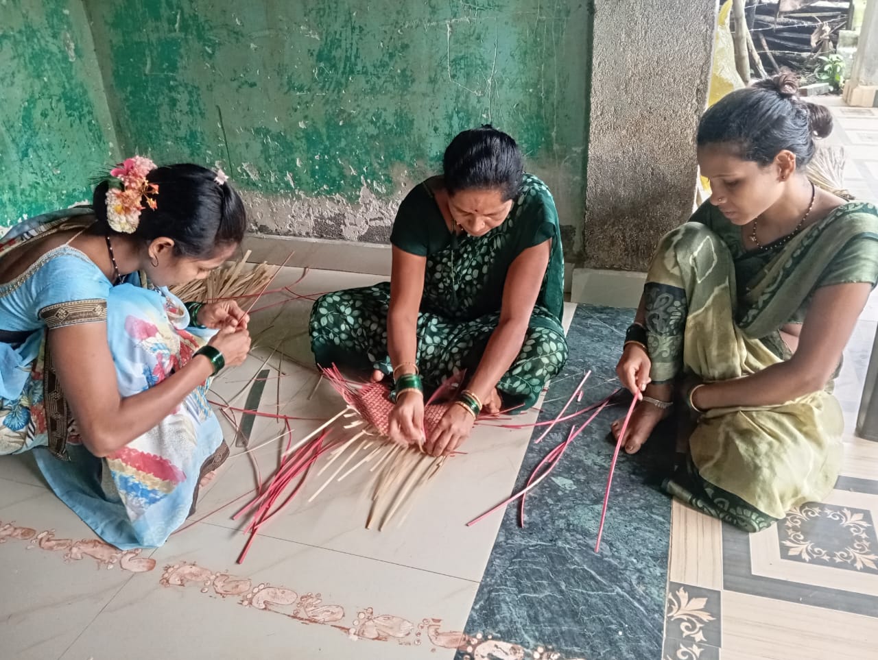 आदिवासी महिला कुटुंब दत्तक योजना – Seva Vivek